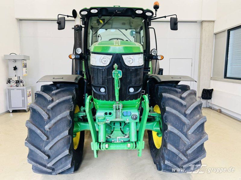 John Deere 6210R