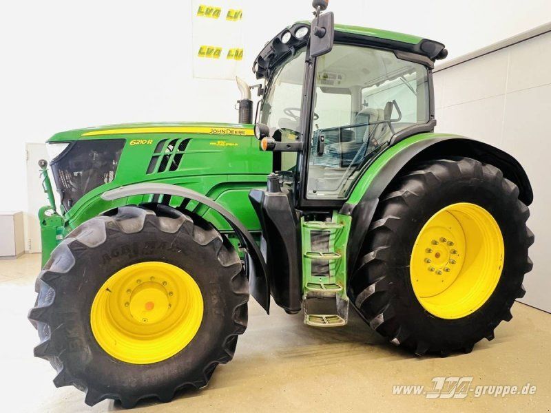 John Deere 6210R