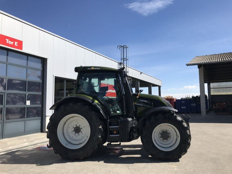 Valtra N155e