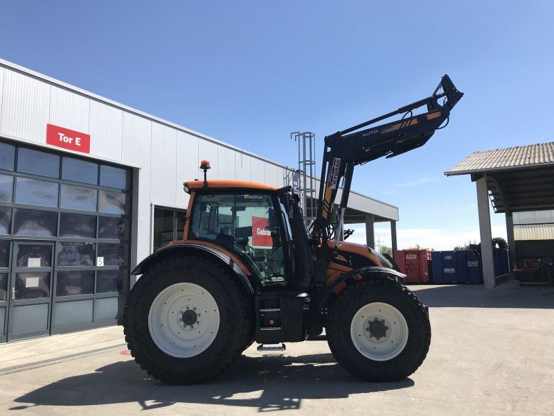 Valtra N175