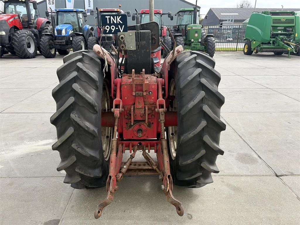 International 633 Smalspoortractor
