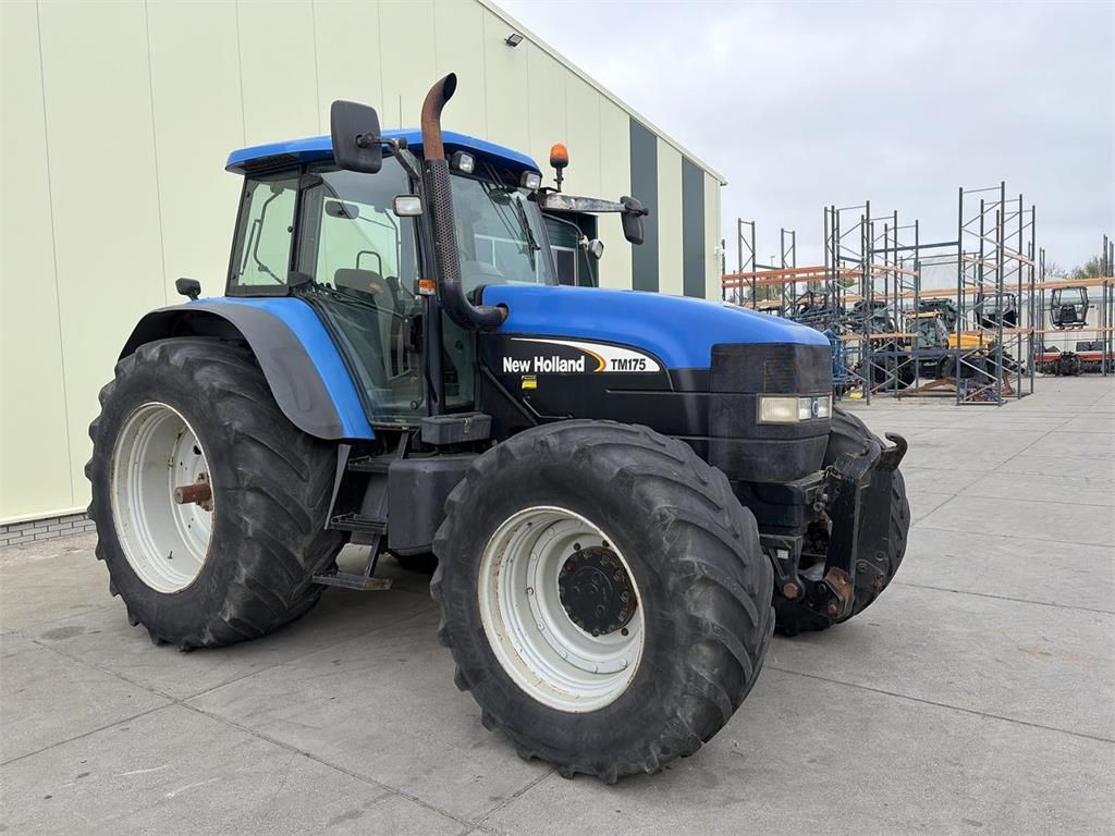 New Holland TM175