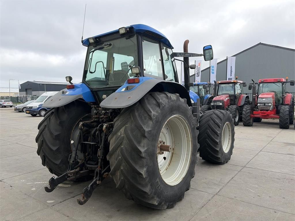 New Holland TM175