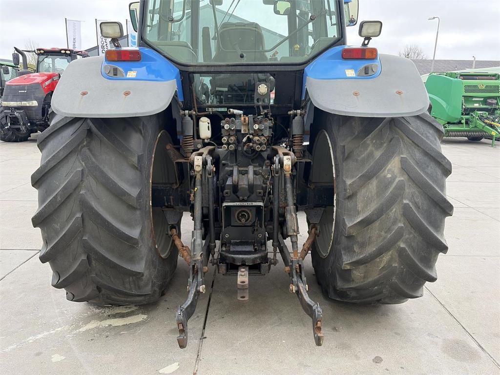 New Holland TM175