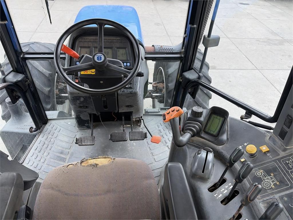 New Holland TM175