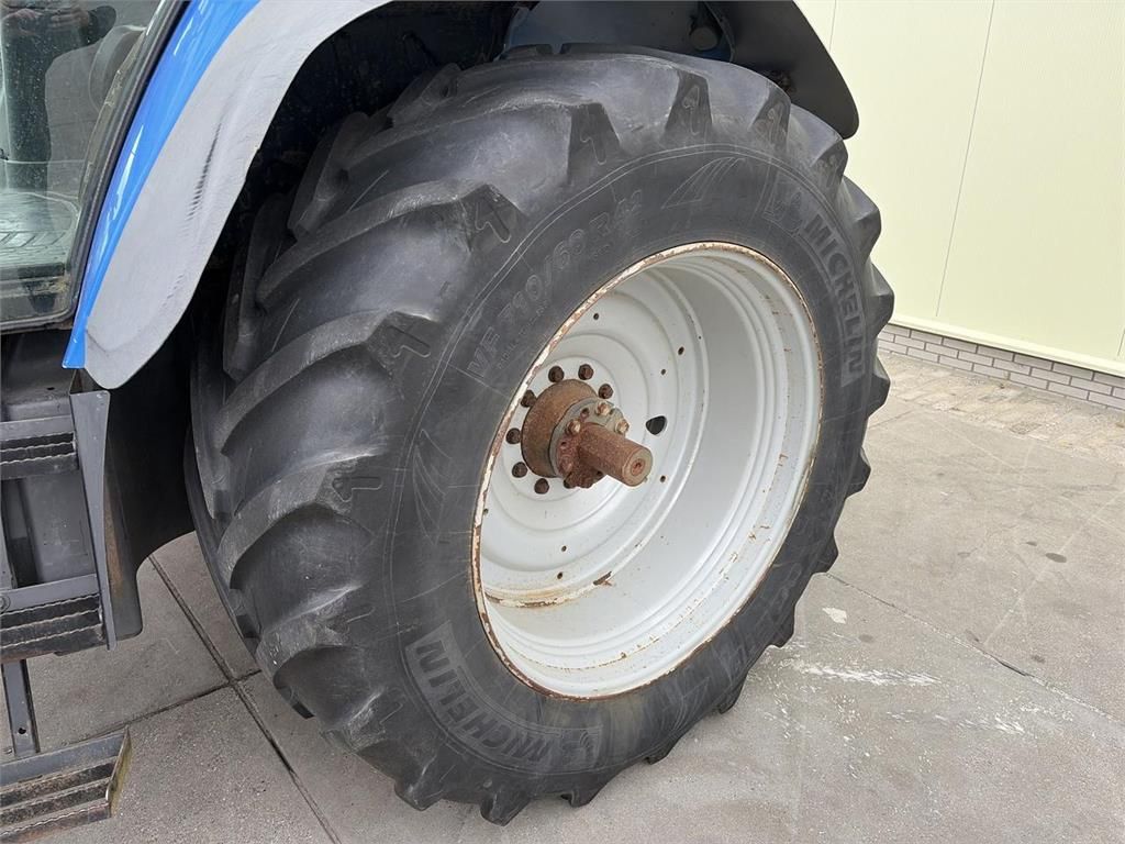 New Holland TM175