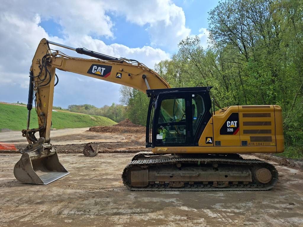 CAT 320