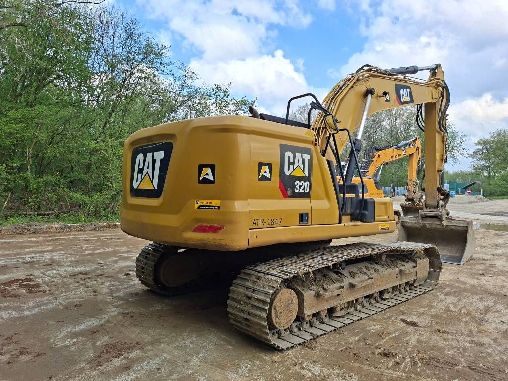 CAT 320