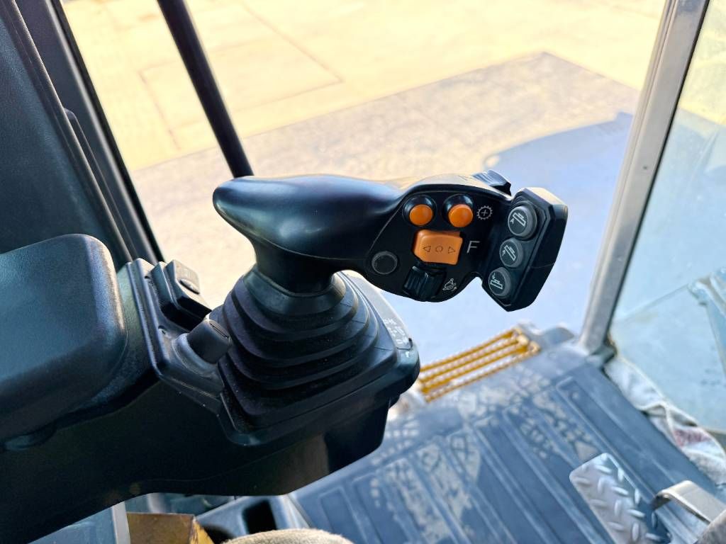 John Deere 872G AWD - Ripper / Joystick Controls / 6x6