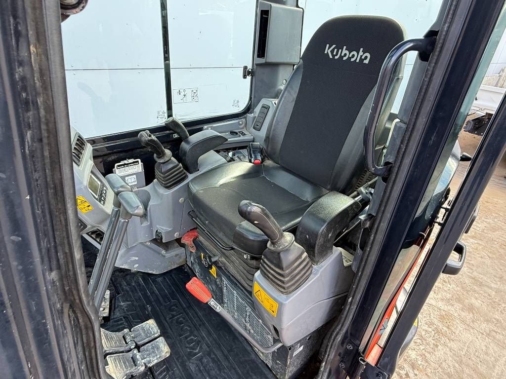 Kubota KX037-4 - Hammer Lines / Quick Coupler