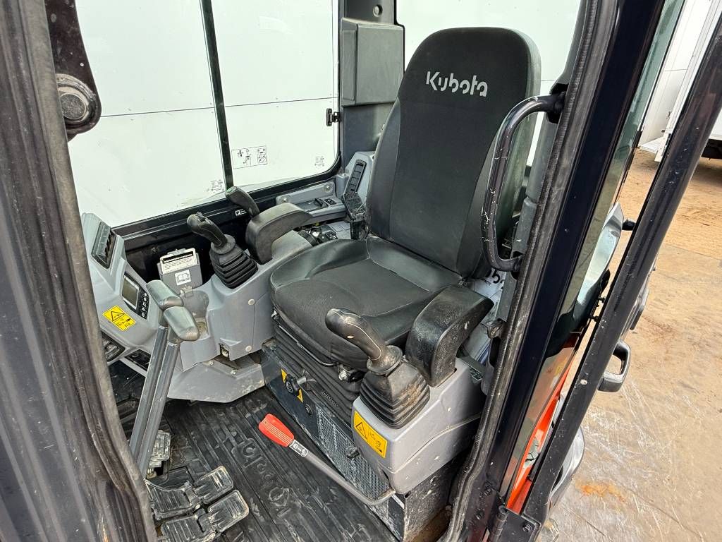 Kubota KX037-4 - Hammer Lines / Quick Coupler