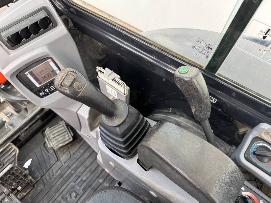 Kubota KX037-4 - Hammer Lines / Quick Coupler