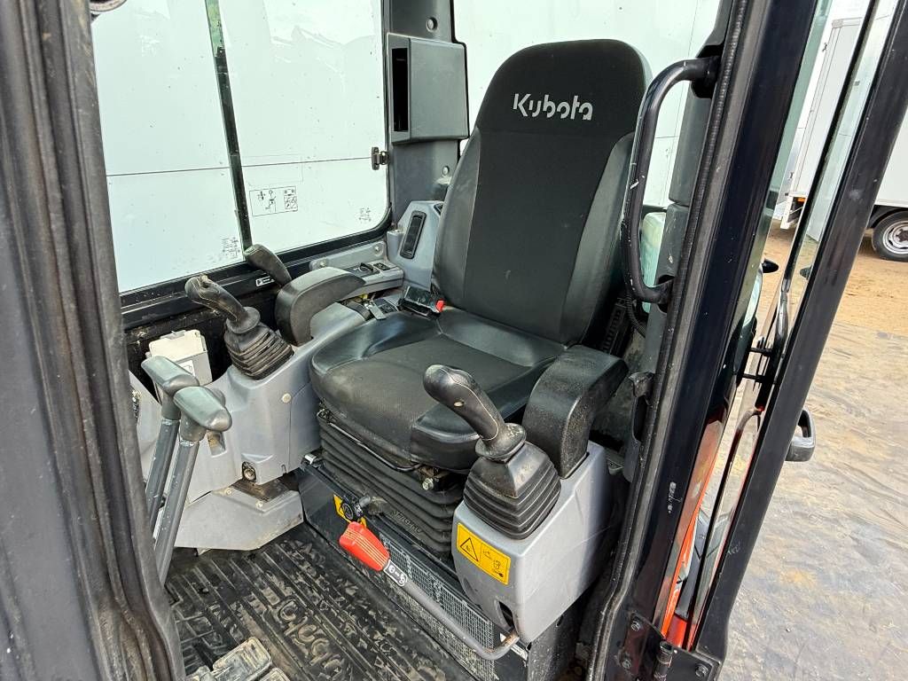 Kubota KX037-4 - Hammer Lines / Quick Coupler