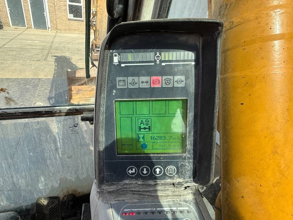 Liebherr A900B Litronic - Triple boom / Extra attachments!