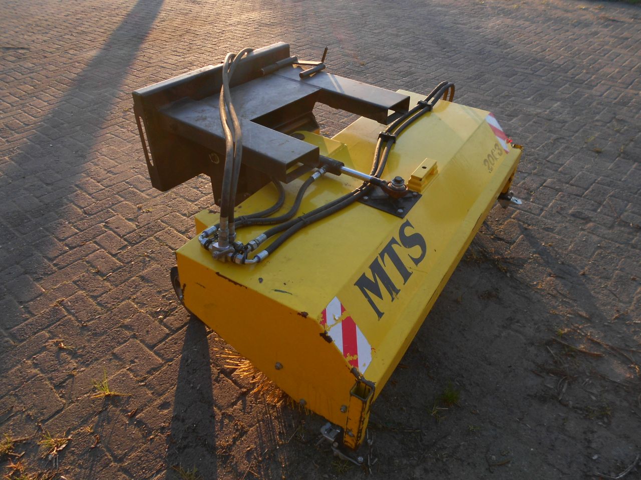 Mts veegmachine 140