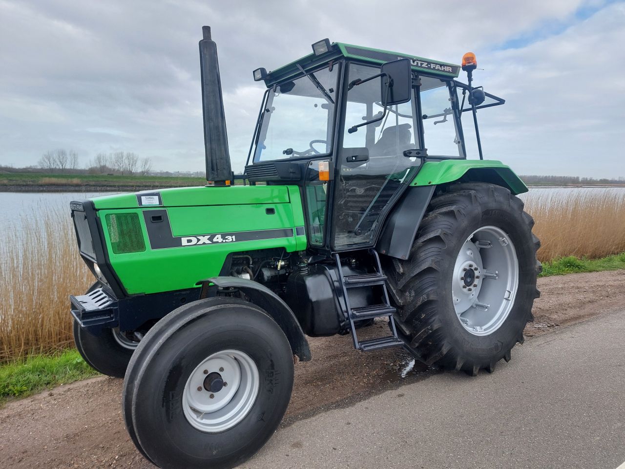 Deutz DX 4.31 40 KM