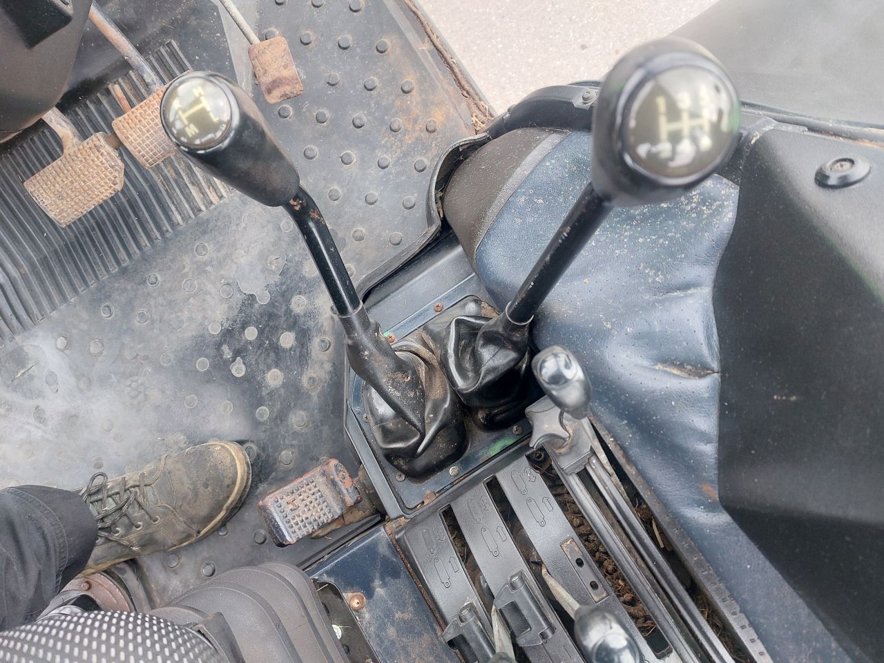 Deutz DX 4.31 40 KM