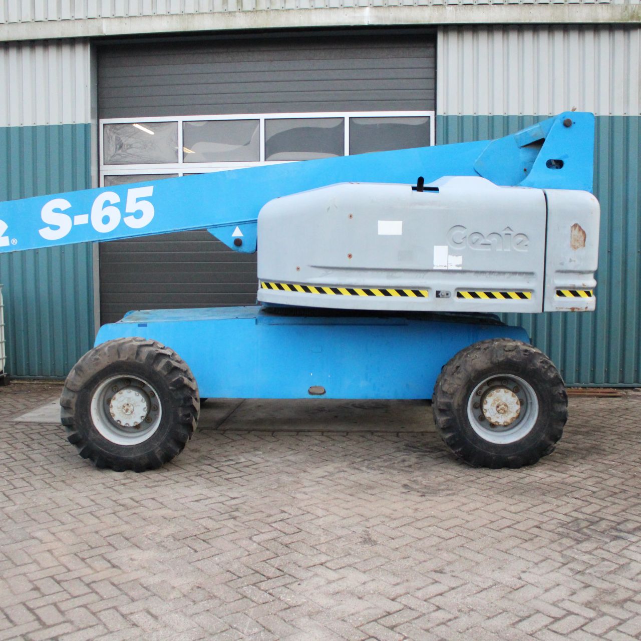 Genie S-65 4X4