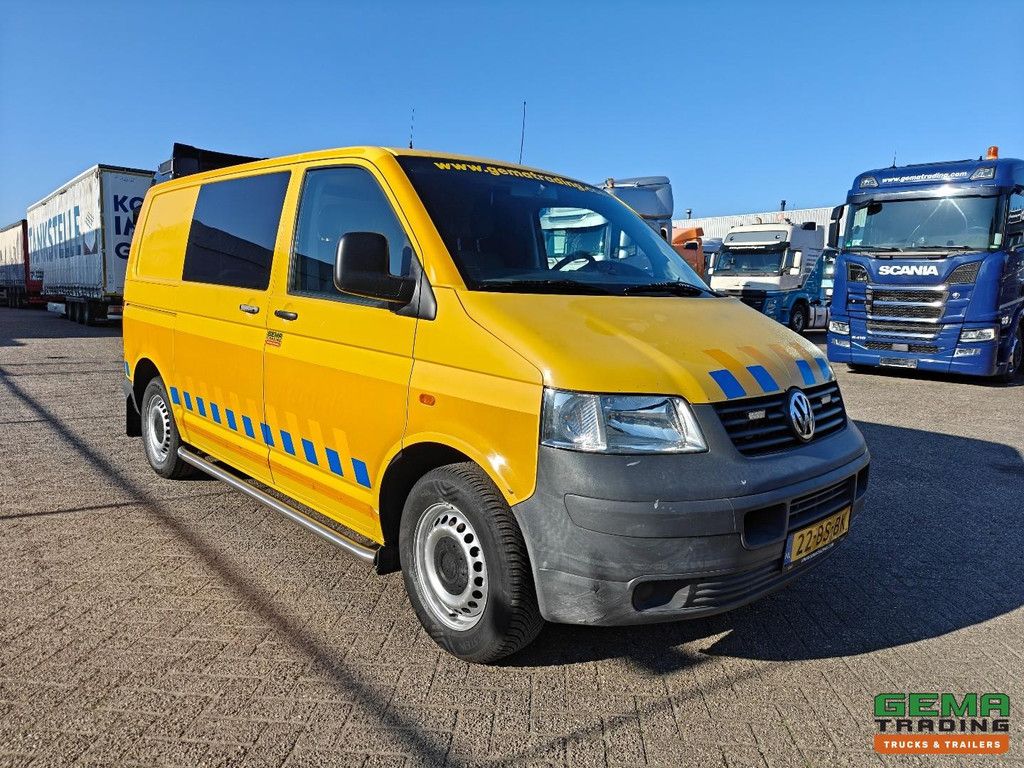 Volkswagen TRANSPORTER BESTEL TDI 77KW 1.0 L1H1 - Manual Transmission - Radio - 3 Seats - Air Conditioning - First Owner - NAP - 09-2026 MOT