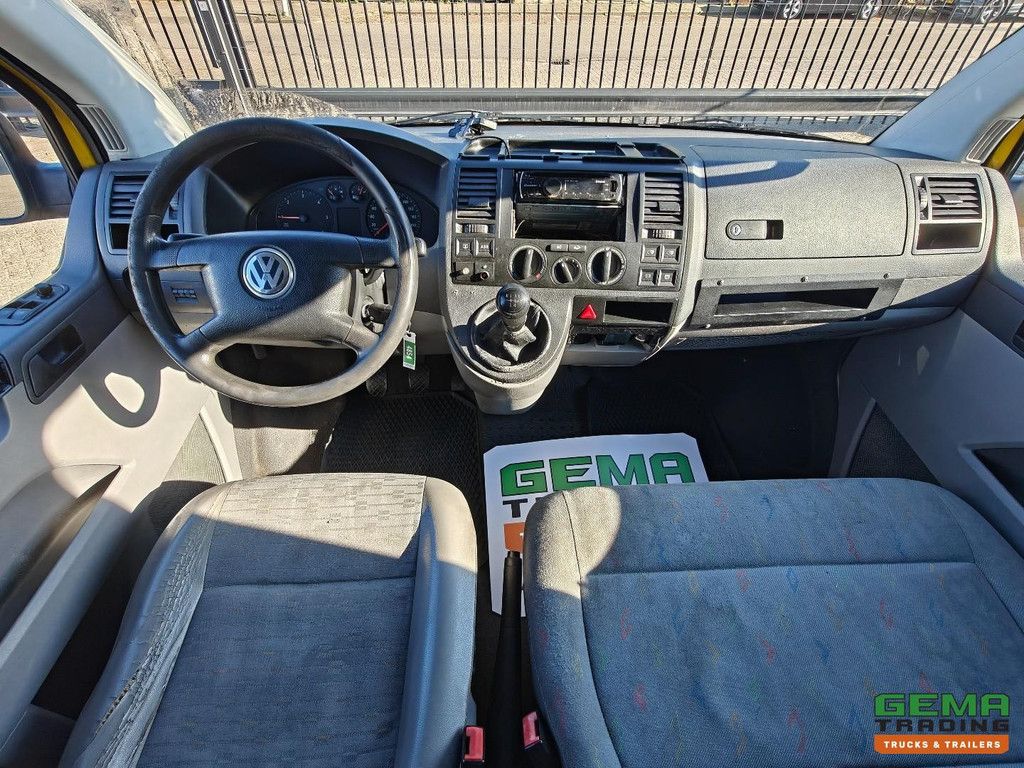 Volkswagen TRANSPORTER BESTEL TDI 77KW 1.0 L1H1 - Manual Transmission - Radio - 3 Seats - Air Conditioning - First Owner - NAP - 09-2026 MOT