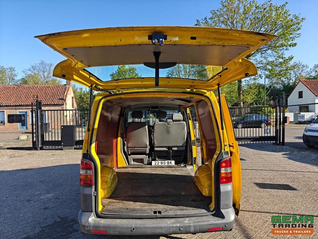 Volkswagen TRANSPORTER BESTEL TDI 77KW 1.0 L1H1 - Manual Transmission - Radio - 3 Seats - Air Conditioning - First Owner - NAP - 09-2026 MOT