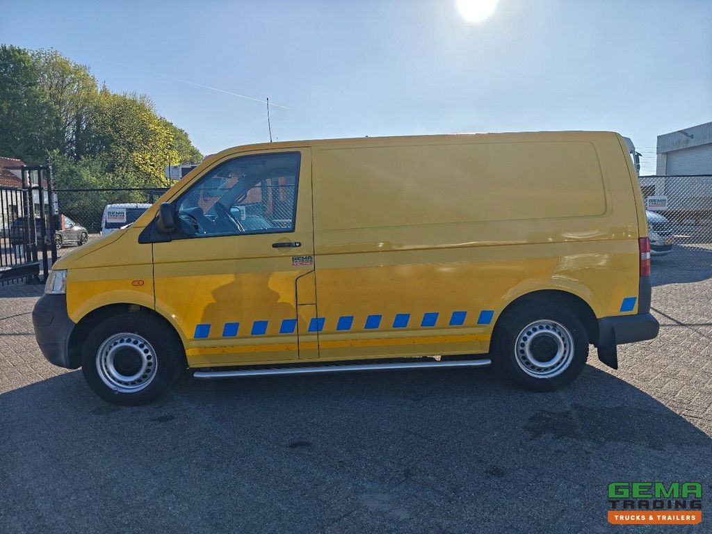 Volkswagen TRANSPORTER BESTEL TDI 77KW 1.0 L1H1 - Manual Transmission - Radio - 3 Seats - Air Conditioning - First Owner - NAP - 09-2026 MOT