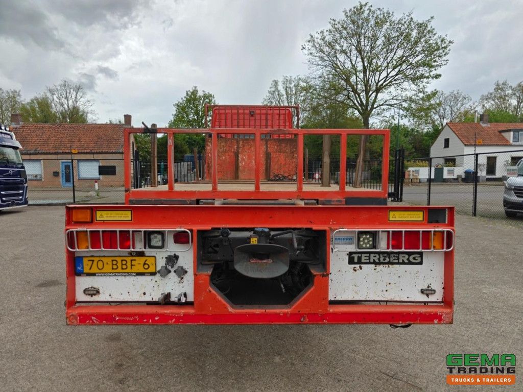 Terberg FM1850-T 8x4/6 Sleeper Cab Euro5 EEV - Crane Position - Prepared for Rear Self-Driving - Track Plate Vehicle - NL Truck