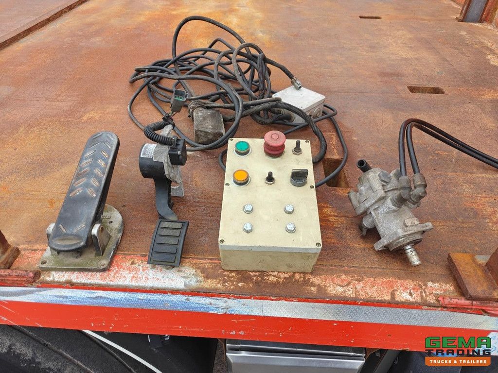 Terberg FM1850-T 8x4/6 Sleeper Cab Euro5 EEV - Crane Position - Prepared for Rear Self-Driving - Track Plate Vehicle - NL Truck