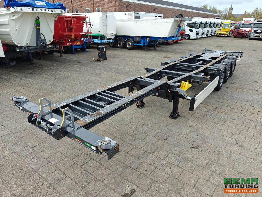 Schmitz Cargobull SCB S3D 2 x 20 Fuß, 1 x 30 Fuß, 1 x 40 Fuß – Heckantrieb – 3-achsige Schmitz-Scheibenbremsen – BE-Zulassung