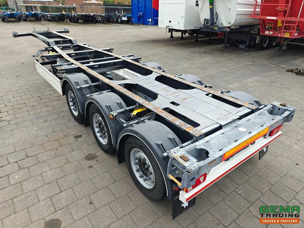 Schmitz Cargobull SCB S3D 2 x 20 Fuß, 1 x 30 Fuß, 1 x 40 Fuß – Heckantrieb – 3-achsige Schmitz-Scheibenbremsen – BE-Zulassung