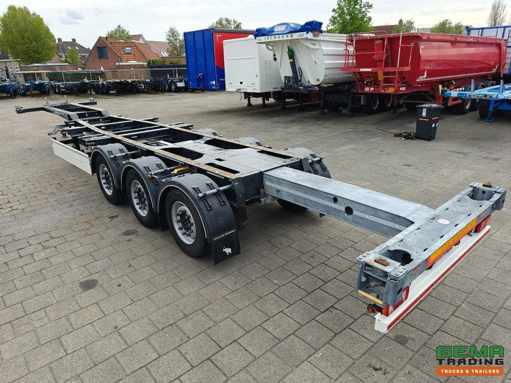 Schmitz Cargobull SCB S3D 2 x 20 Fuß, 1 x 30 Fuß, 1 x 40 Fuß – Heckantrieb – 3-achsige Schmitz-Scheibenbremsen – BE-Zulassung