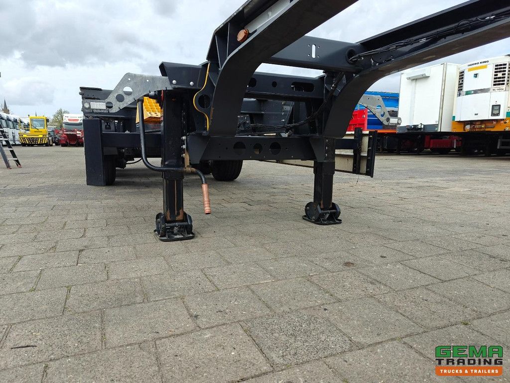 Schmitz Cargobull SCB S3D 2 x 20 Fuß, 1 x 30 Fuß, 1 x 40 Fuß – Heckantrieb – 3-achsige Schmitz-Scheibenbremsen – BE-Zulassung