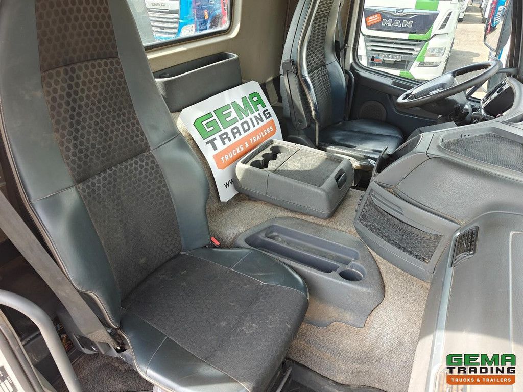 Volvo FMX 460 10x6/6 Day Cab EEV - VDL Hooklift 40T - Hub Reduction - Leaf Spring - Overpressure Unit - 10/2026 MOT