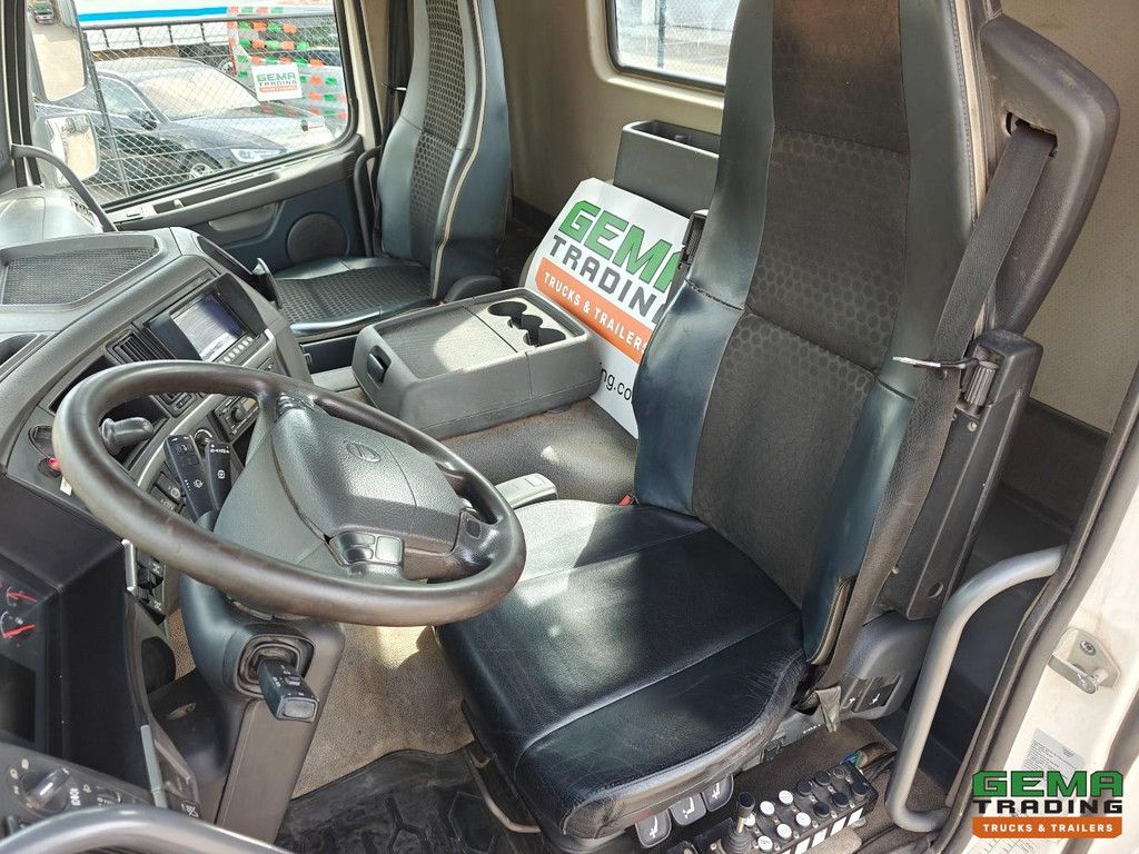 Volvo FMX 460 10x6/6 Day Cab EEV - VDL Hooklift 40T - Hub Reduction - Leaf Spring - Overpressure Unit - 10/2026 MOT