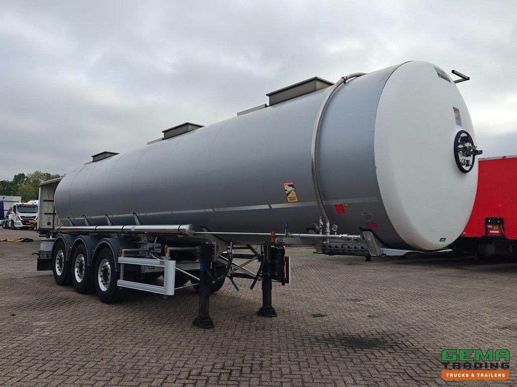 Magyar SR A1 SD4A0N 28.000 l – Isolierter Chemie-/Landwirtschaftstank – Edelstahl – 1 Kammer – Alcoa – 5.500 kg – 3-Achs-SAF-Scheibenkupplung