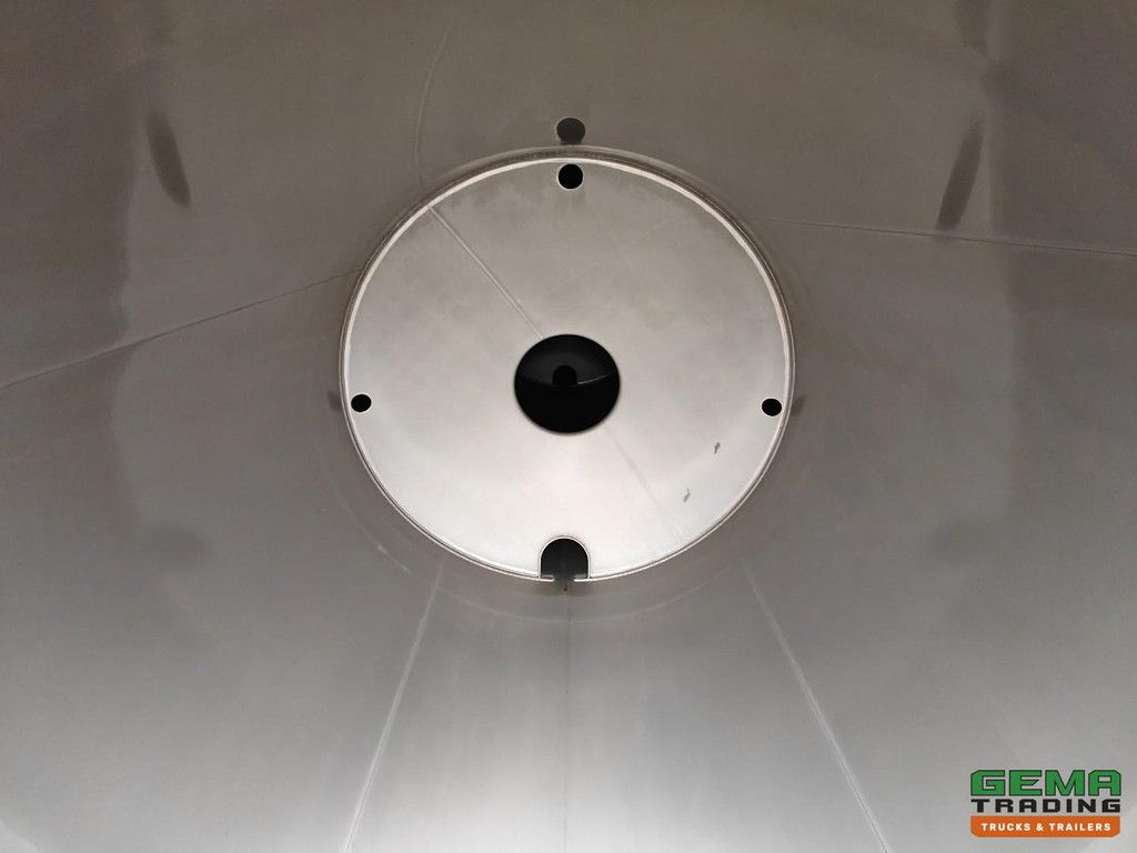 Magyar SR A1 SD4A0N 28.000 l – Isolierter Chemie-/Landwirtschaftstank – Edelstahl – 1 Kammer – Alcoa – 5.500 kg – 3-Achs-SAF-Scheibenkupplung