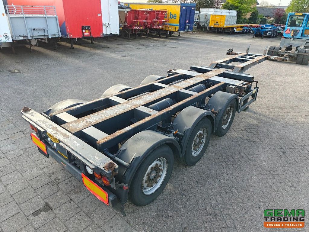 Broshuis 3 UCC-39/45 EU Multi - All Connections - Disc Brakes - 2x Lift Axle - 3 Axles SAF - 2 Pieces in Stock