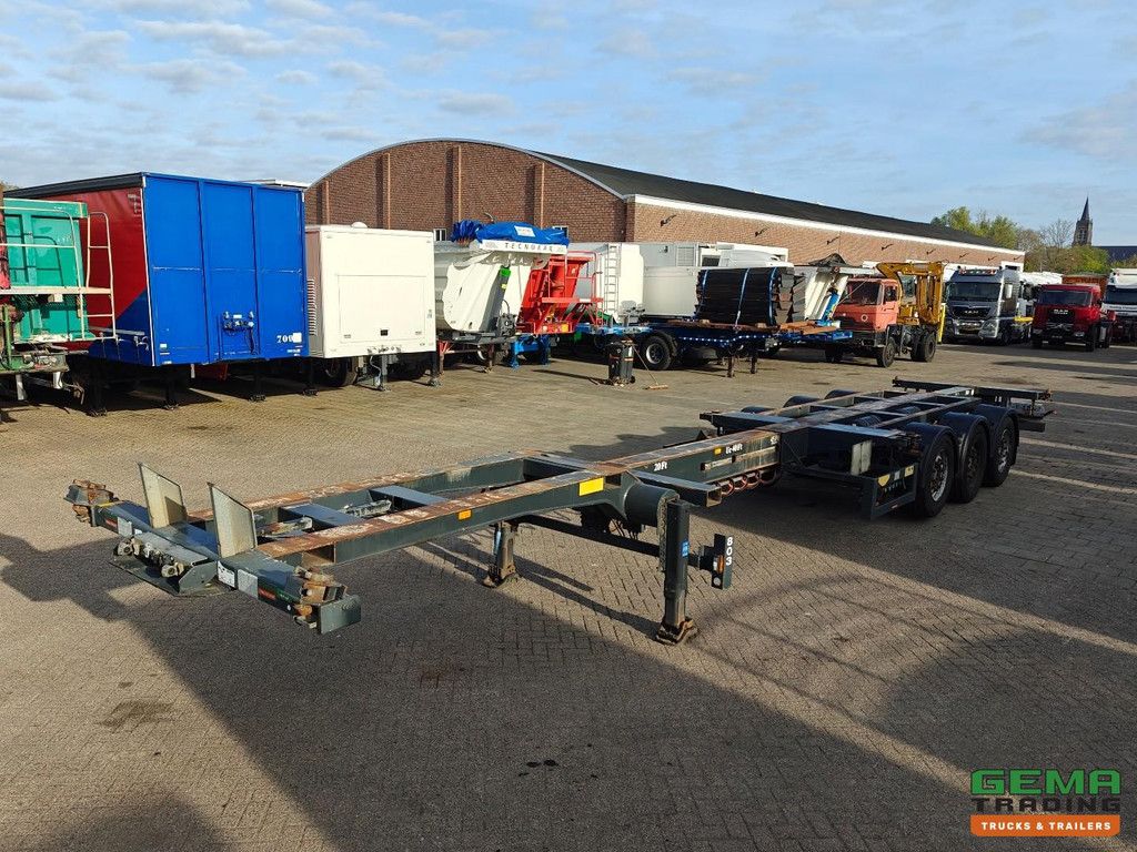 Broshuis 3 UCC-39/45 EU Multi - All Connections - Disc Brakes - 2x Lift Axle - 3 Axles SAF - 2 Pieces in Stock