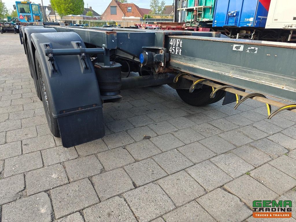 Broshuis 3 UCC-39/45 EU Multi - All Connections - Disc Brakes - 2x Lift Axle - 3 Axles SAF - 2 Pieces in Stock
