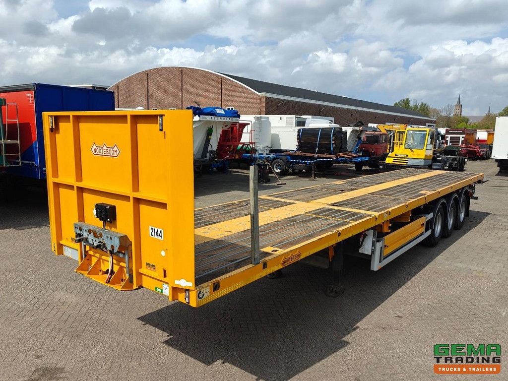 Nooteboom O-45-03V 8 Meter Extendable - Cage Attachment - TwistLocks - Hardwood Floor - 02/2027 MOT