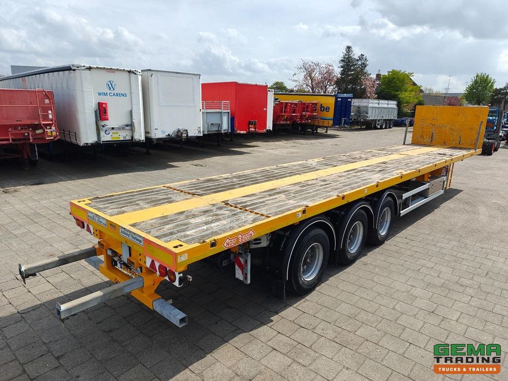 Nooteboom O-45-03V 8 Meter Extendable - Cage Attachment - TwistLocks - Hardwood Floor - 02/2027 MOT