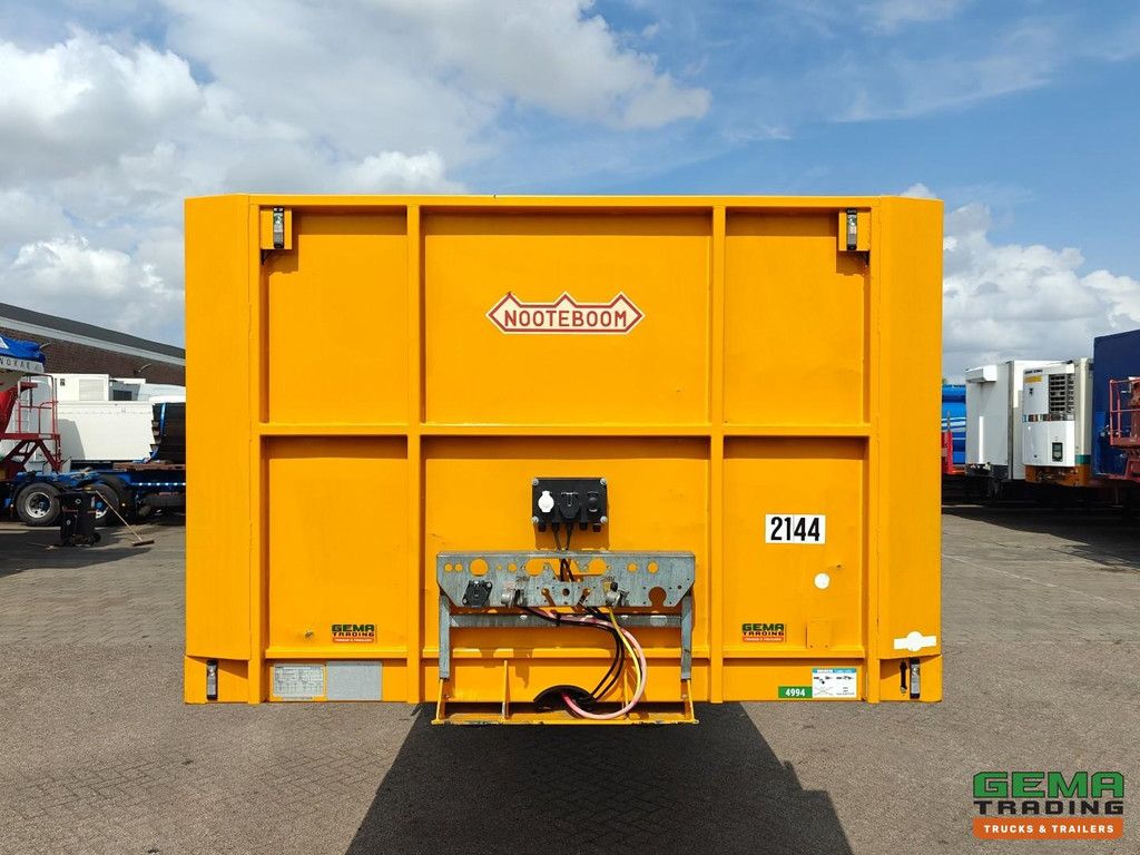 Nooteboom O-45-03V 8 Meter Extendable - Cage Attachment - TwistLocks - Hardwood Floor - 02/2027 MOT