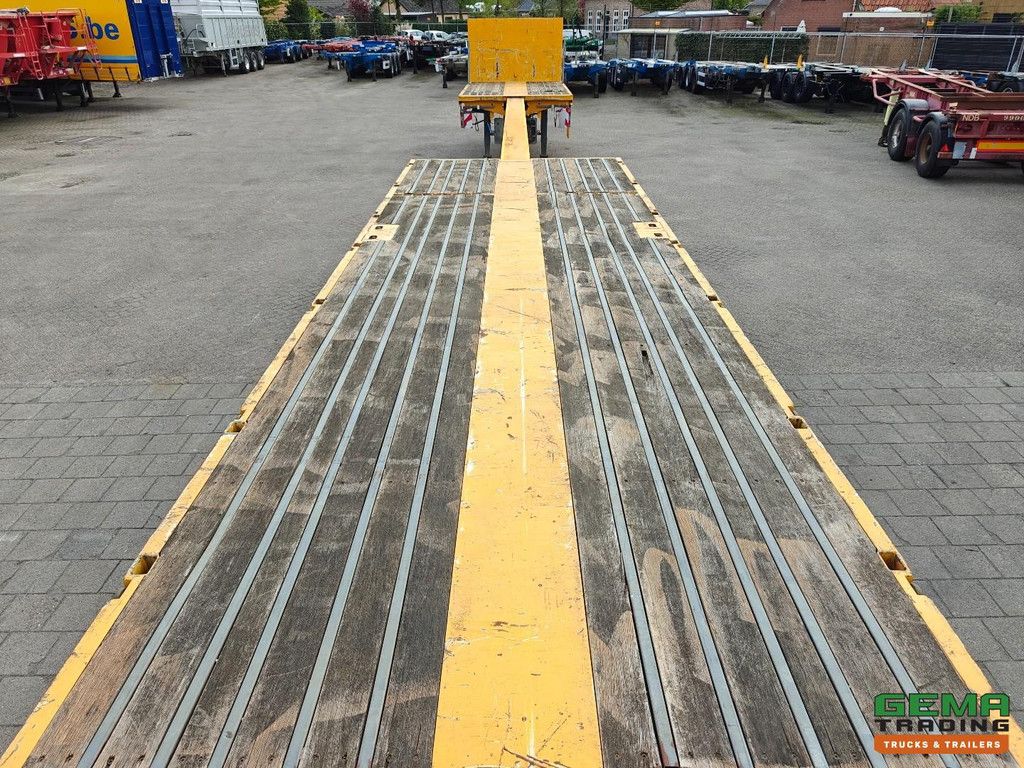 Nooteboom O-45-03V 8 Meter Extendable - Cage Attachment - TwistLocks - Hardwood Floor - 02/2027 MOT