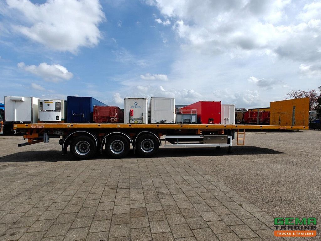 Nooteboom O-45-03V 8 Meter Extendable - Cage Attachment - TwistLocks - Hardwood Floor - 02/2027 MOT