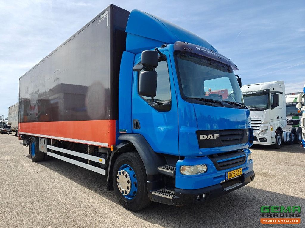 DAF FA LF55.250 4x2 DayCab Euro5 - 19T - Enclosed Body 8.5m + Tail Lift 2000kg - SmartTacho V2 - Webasto - NL Truck