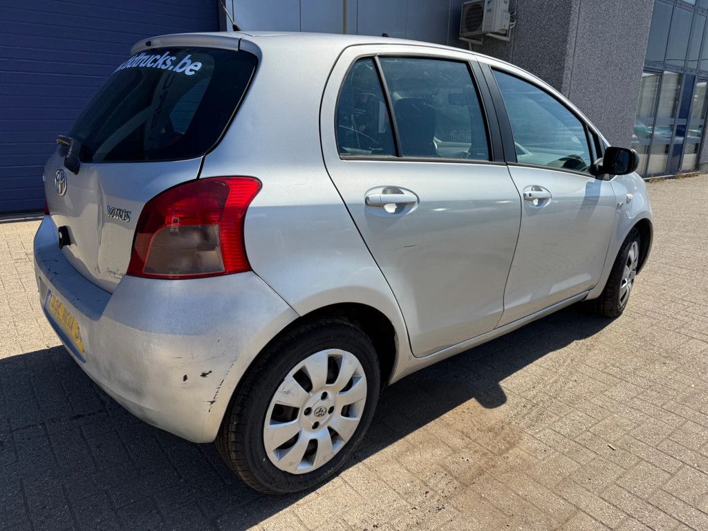 Toyota Yaris **5DOORS-AIRCO**