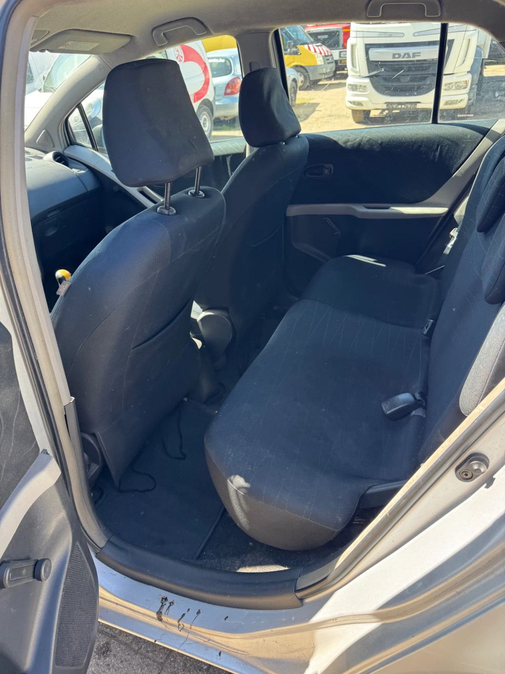 Toyota Yaris **5DOORS-AIRCO**