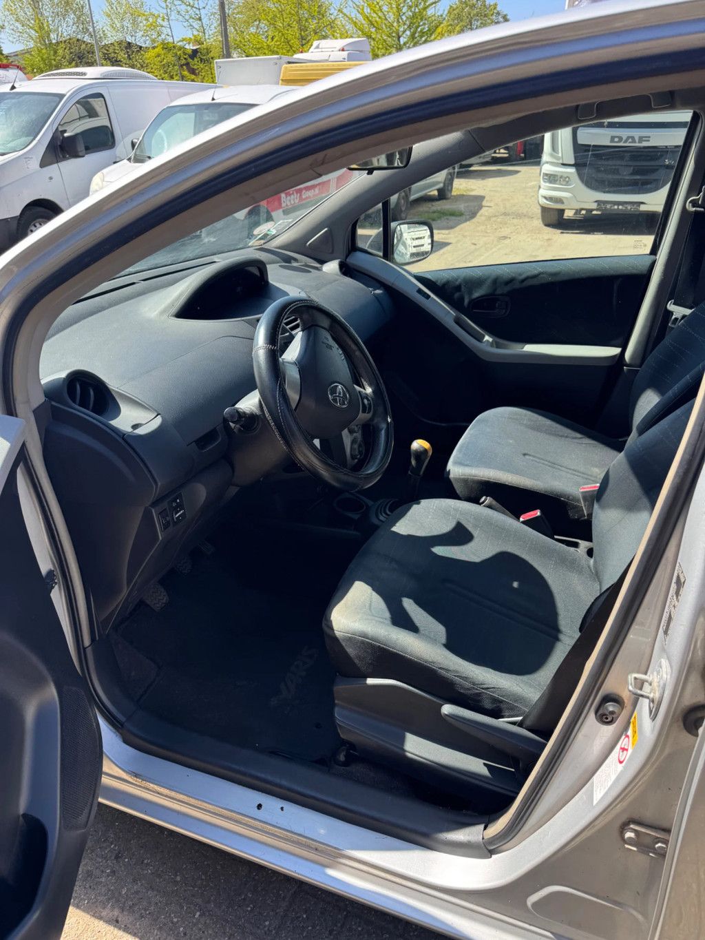 Toyota Yaris **5DOORS-AIRCO**