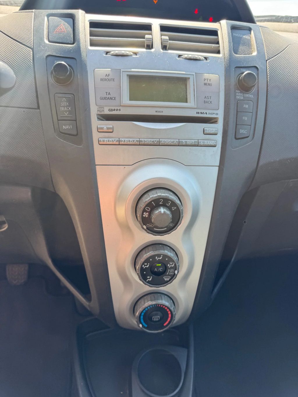 Toyota Yaris **5DOORS-AIRCO**