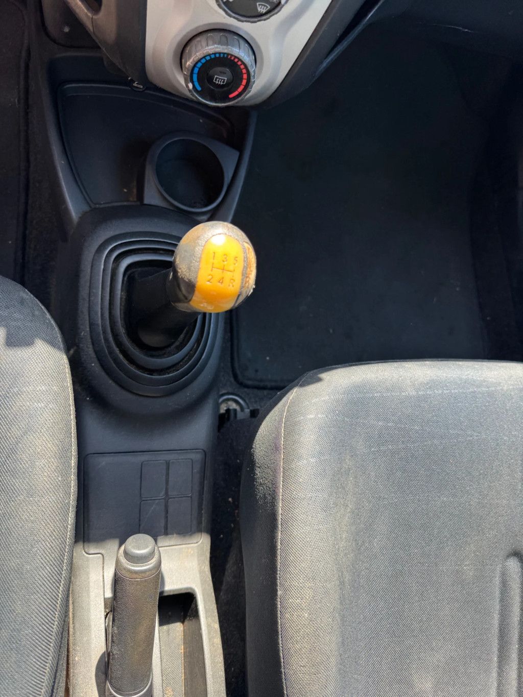 Toyota Yaris **5DOORS-AIRCO**